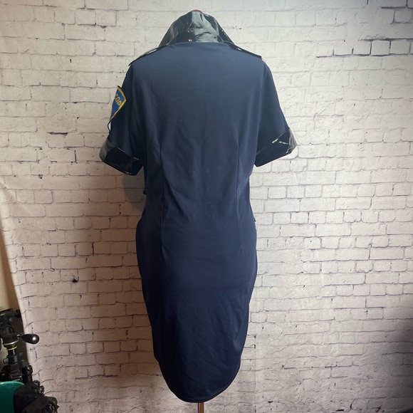 Torrid Sexy Cop Halloween Costume size 1X-2X - Picture 7 of 10